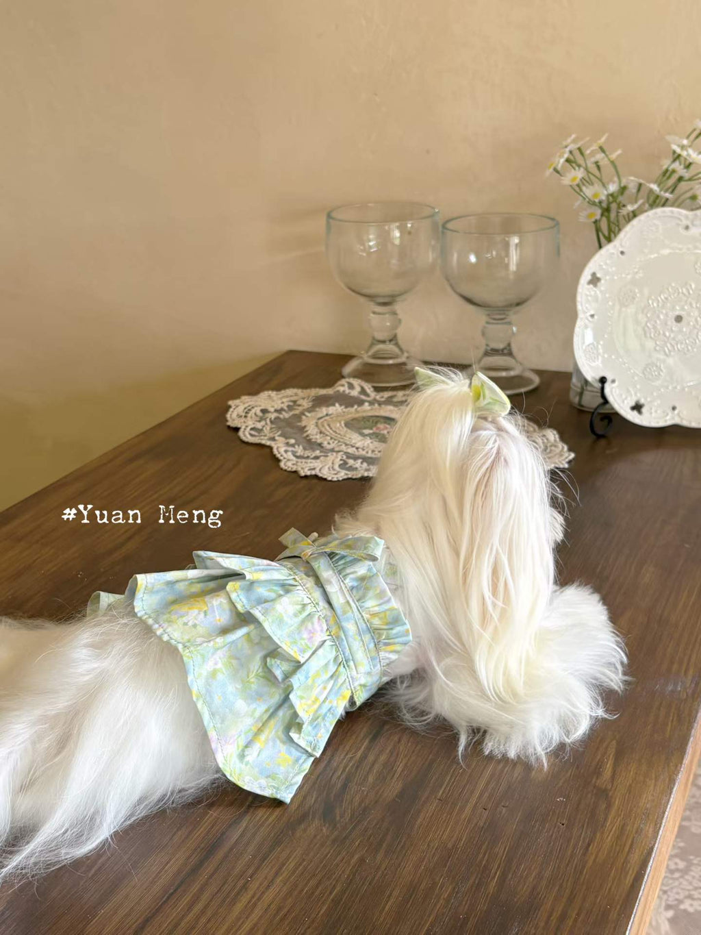 Korean-style oil painting-inspired floral spaghetti-strap dress
